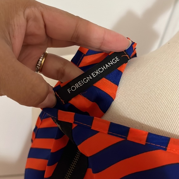 Foreign Exchange Blue and Orange Diagonal Stripe Blouse with Back Zipper Sz Med - Picture 8 of 9
